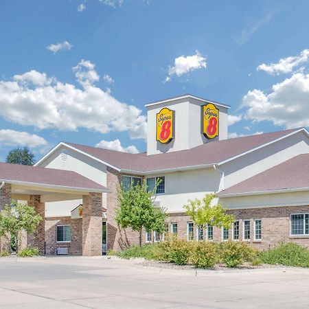 Super 8 By Wyndham Cedar Falls Εξωτερικό φωτογραφία