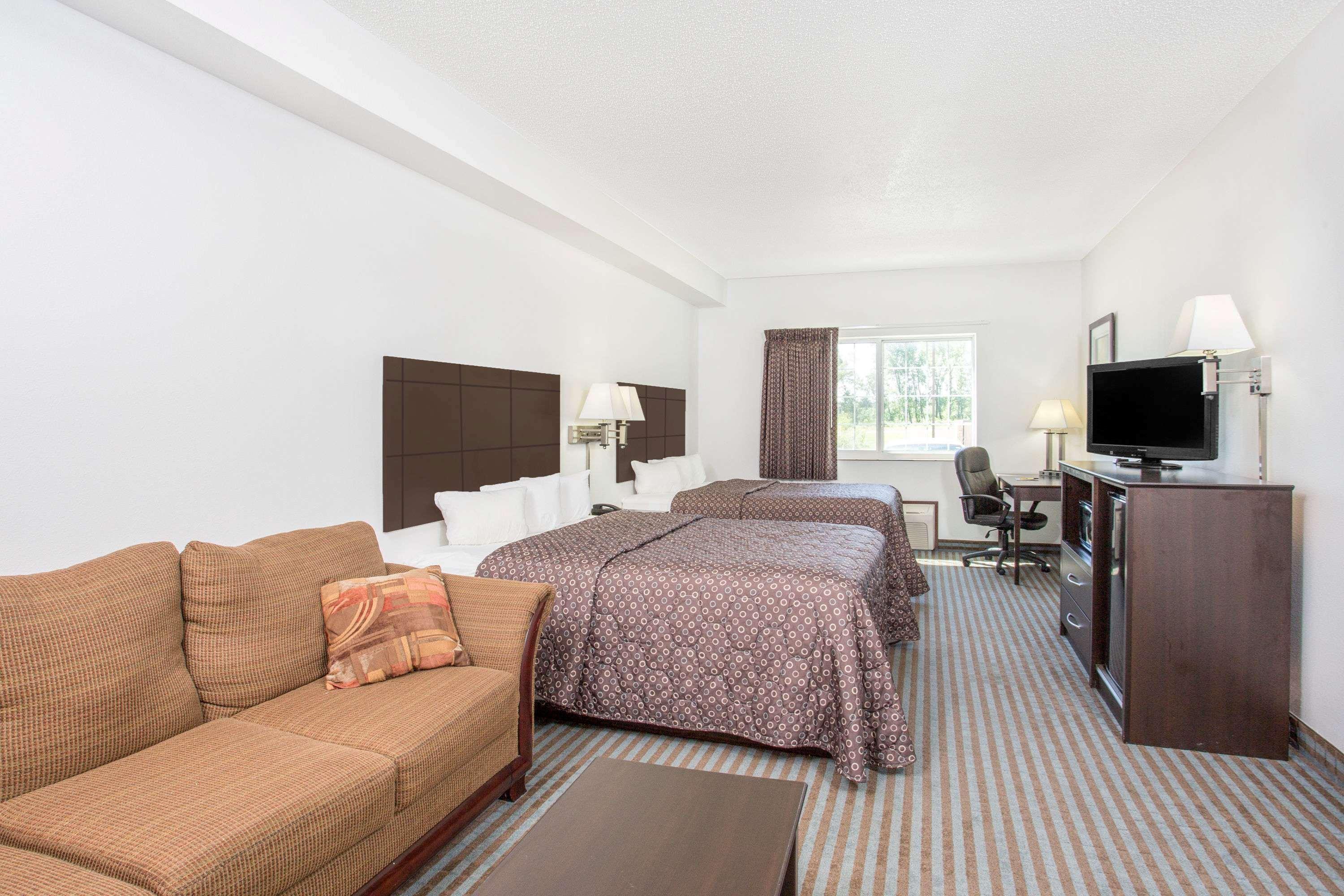 Super 8 By Wyndham Cedar Falls Εξωτερικό φωτογραφία