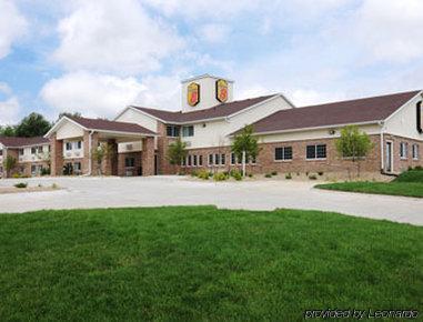 Super 8 By Wyndham Cedar Falls Εξωτερικό φωτογραφία